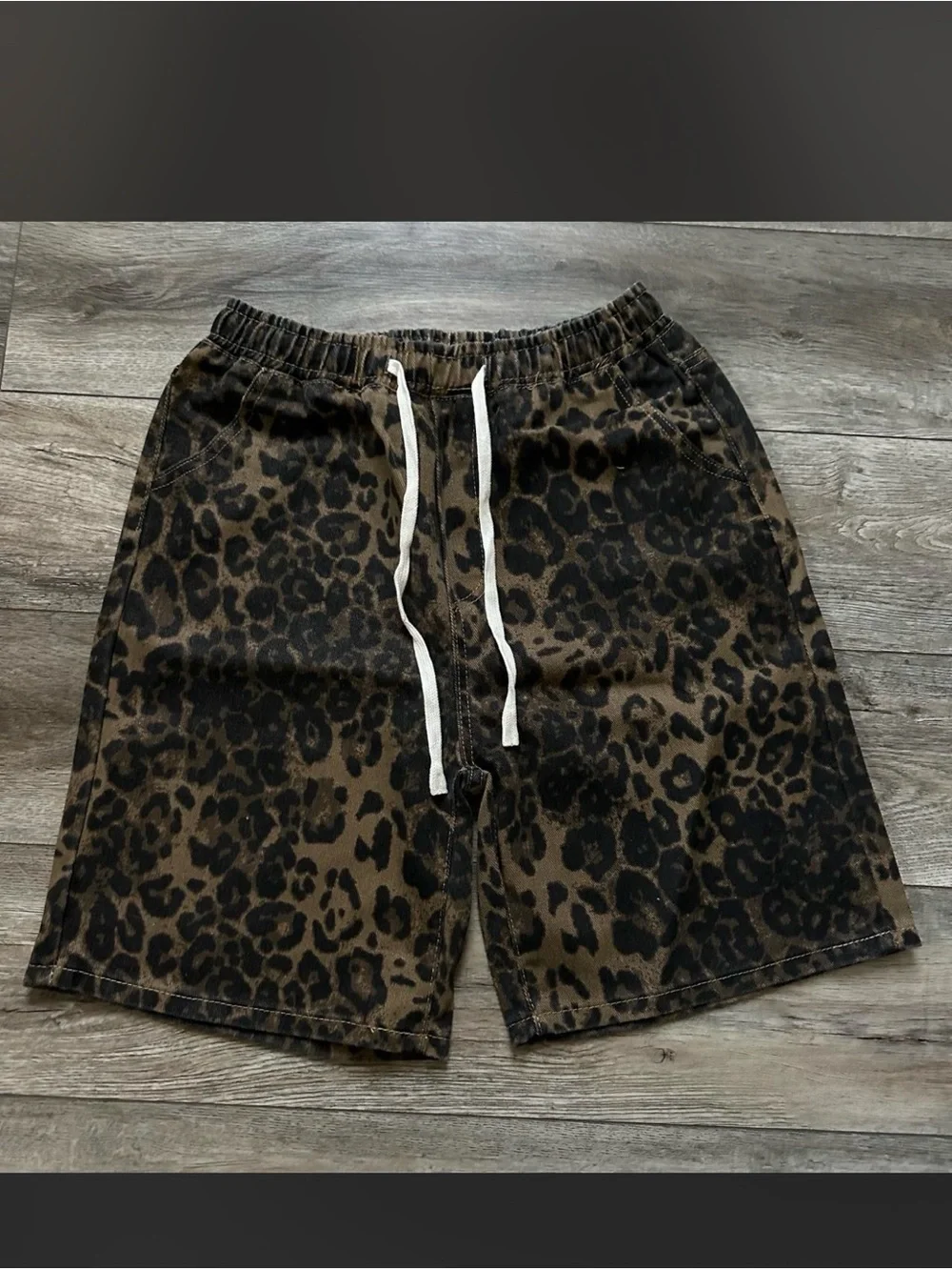 Men's Leopard Print Shorts with Drawstring, Sz Medium